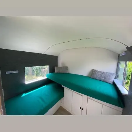 Gastehaus Zirkuswagen Wildlife 1957 1
